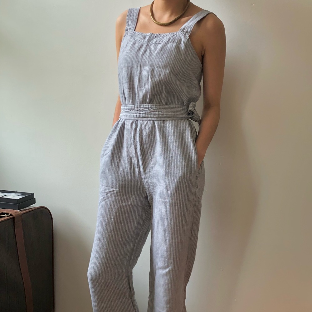 square neck linen jumpsuit - Picture 3 of 6